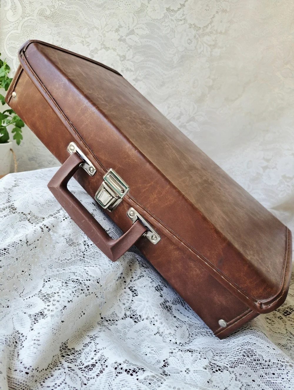 Vintage 80s Vinyl Audio Cassette Tape Storage Case Made In USA 24 Tape Capacity